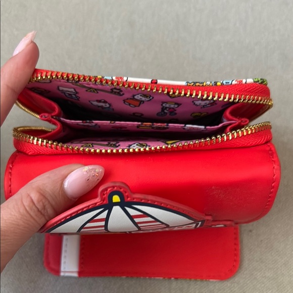 Hello Kitty Red and White Popcorn Wallet - Picture 3 of 3